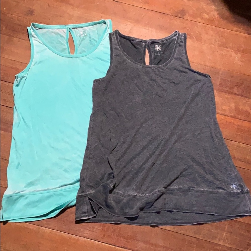 2 Calvin Klein comfy tanks size small
